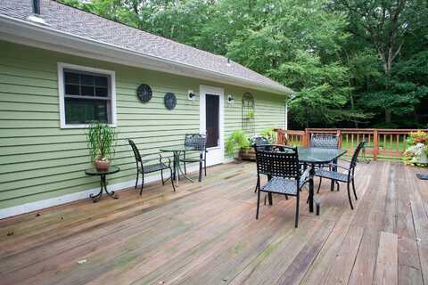 11 Chiswick Lane, Barkhamsted, CT 06063