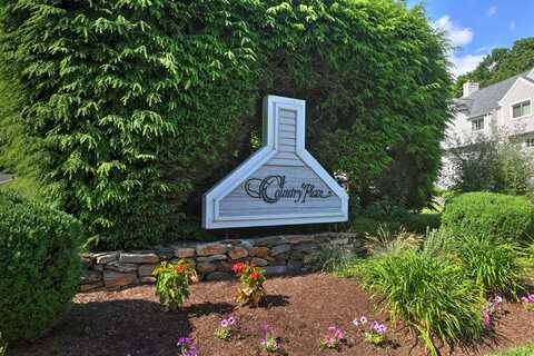 33 Country Place, Shelton, CT 06484