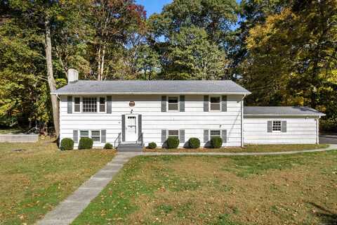 10 Pequot Drive, Ledyard, CT 06335