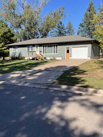 829 W Pine St, Washburn, WI 54891