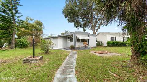 5216 Pineland Avenue, Port Orange, FL 32127