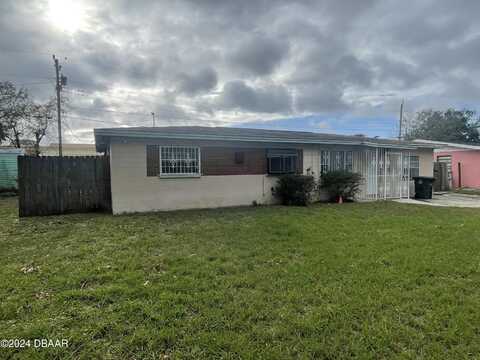 828 White Court, Daytona Beach, FL 32117