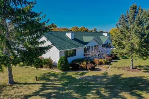 7842 Eames Farm Rd, Egg Harbor, WI 54209