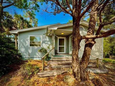 809 7th St, Cedar Key, FL 32625