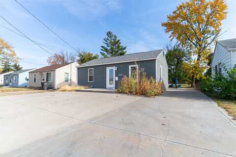 2113 E 21st Street, Des Moines, IA 50317