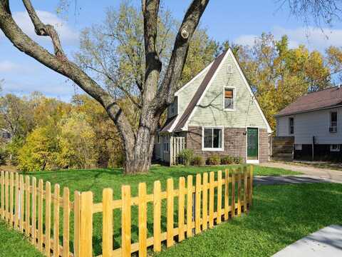 3221 Mondamin Avenue, Des Moines, IA 50311