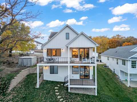 8476 Lakeshore Drive, Dexter, IA 50070