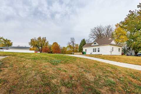 509 W Summit Street, Winterset, IA 50273