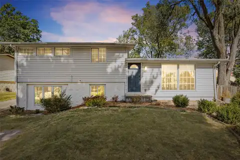 1109 Parkhill Drive, Norwalk, IA 50211