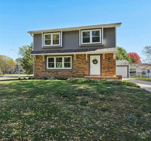 539 Village Court, Altoona, IA 50009