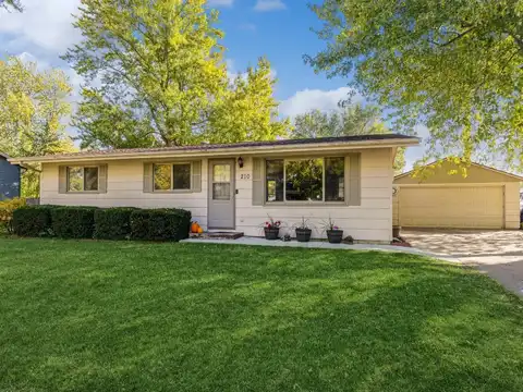 210 W Larson Street, Knoxville, IA 50138