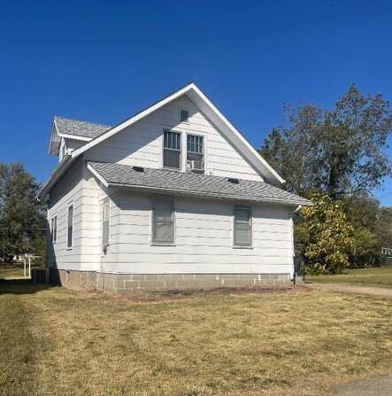 1121 Braden Avenue, Chariton, IA 50049