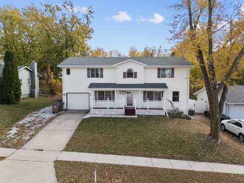 4460 Lakewood Drive, Norwalk, IA 50211