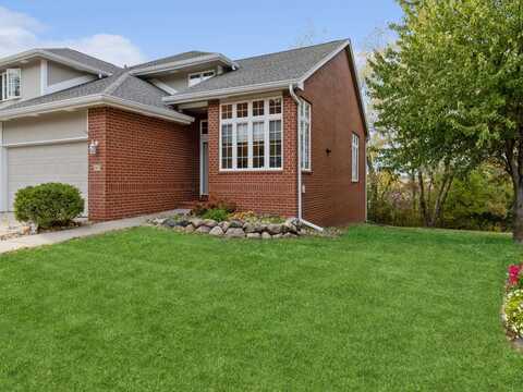 1500 Crown Colony Court, Des Moines, IA 50315