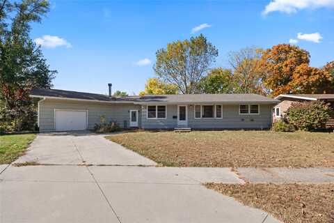 287 Village Drive, Ames, IA 50014