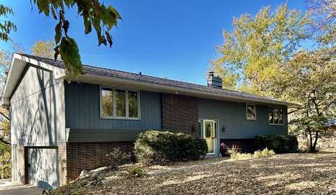 1520 NW 67th Place, Des Moines, IA 50313