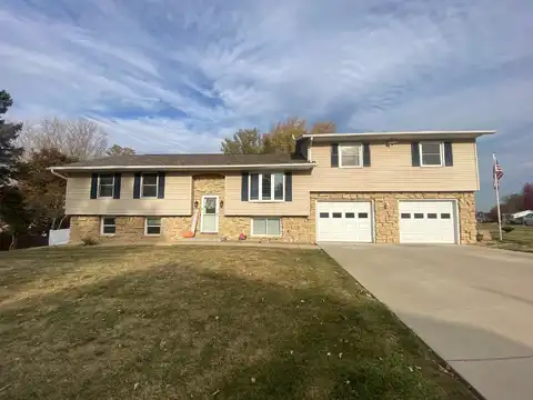 5503 Northwood, Dubuque, IA 52002