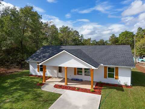 139 Country Boulevard, DeFuniak Springs, FL 32433