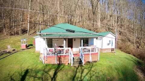 82 Hillside Dr, Forest Hills, KY 41527