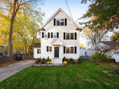 17 Hudson St, Natick, MA 01760