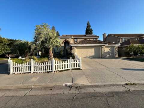 1711 Desert Island Drive E, Fresno, CA 93730