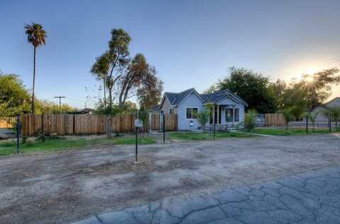 4906 Tyler Avenue E, Fresno, CA 93727