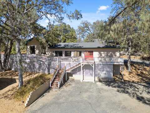 42488 Maples Lane, Oakhurst, CA 93644