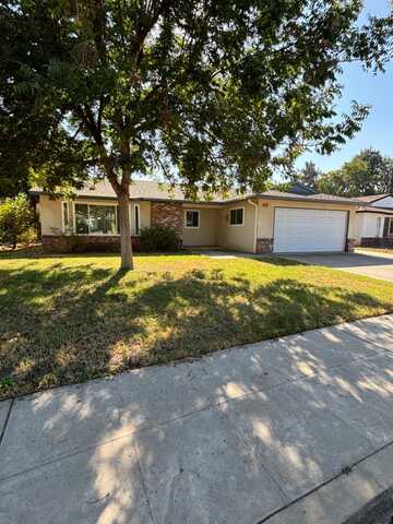 5133 Willis Avenue W, Fresno, CA 93722