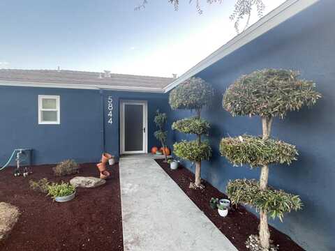 5844 Saginaw Way E, Fresno, CA 93727