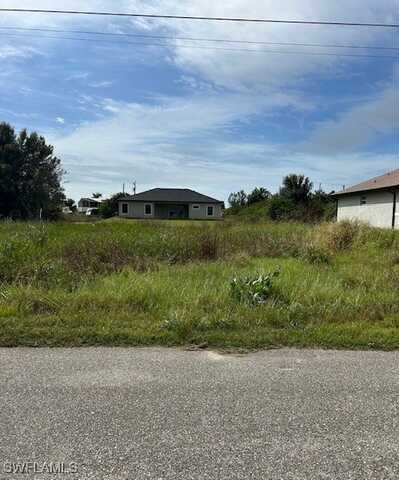 4203 17th Street SW, Lehigh Acres, FL 33976