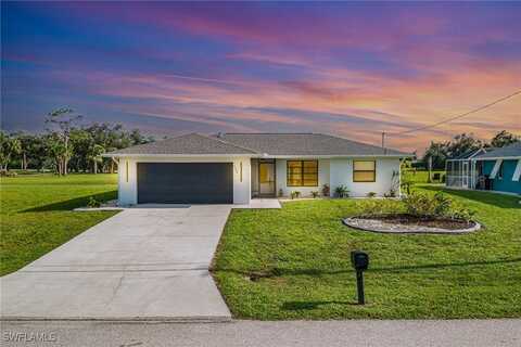 129 Mark Twain Lane, Rotonda West, FL 33947