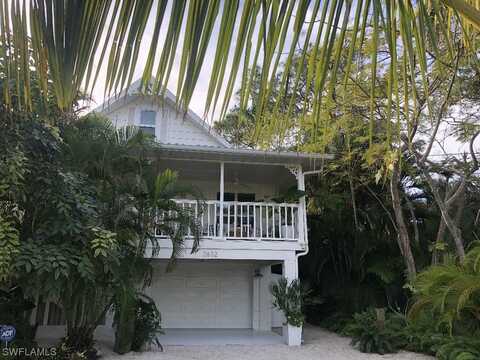 2832 Weeks Avenue, Naples, FL 34112