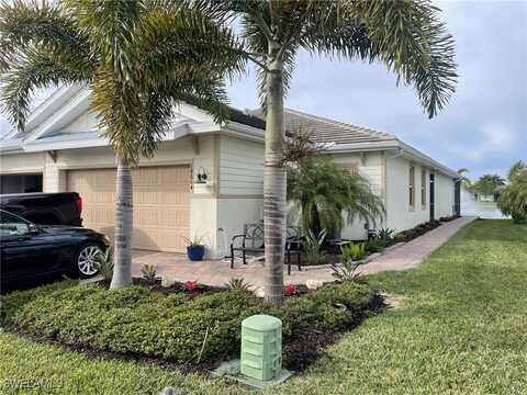 14664 Edgewater Circle, Naples, FL 34114