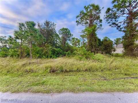 2712 44th Street SW, Lehigh Acres, FL 33976