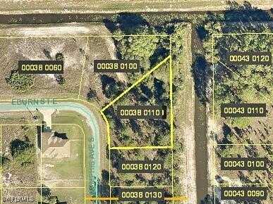 933 Memphis Avenue S, Lehigh Acres, FL 33974