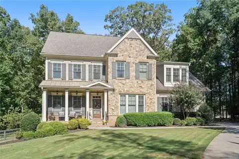 3570 Hawthorne Lane, Alpharetta, GA 30004