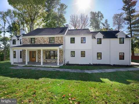 657 LAKEVIEW CIRCLE, NEWTOWN SQUARE, PA 19073