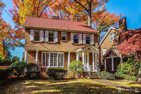 11 Cliffwood Place, Metuchen, NJ 08840