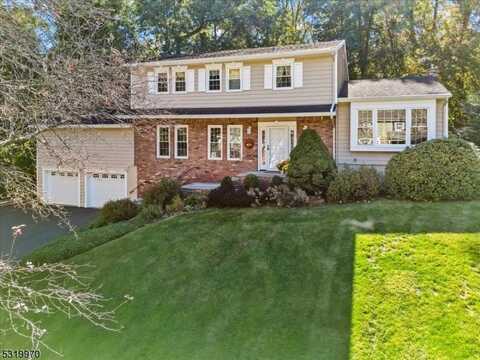 29 Pondview Rd, Whippany, NJ 07950