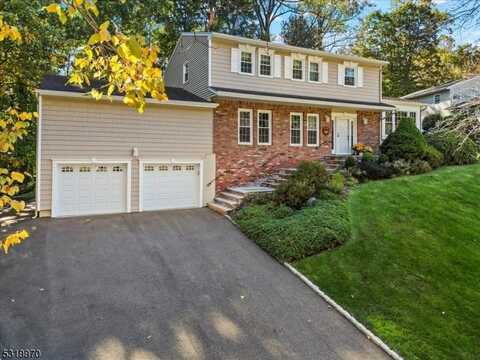 29 Pondview Rd, Whippany, NJ 07950