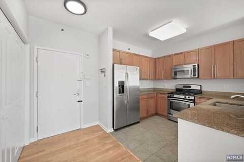 4 Constellation Place, Jersey City, NJ 07305