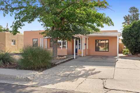 704 Madison Street SE, Albuquerque, NM 87108