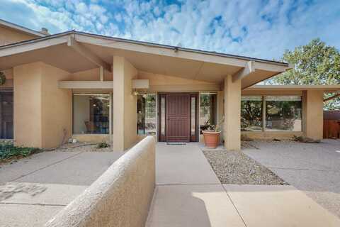 338 White Oaks Drive NE, Albuquerque, NM 87122