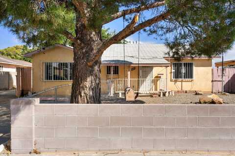 520 61ST Street NW, Albuquerque, NM 87105