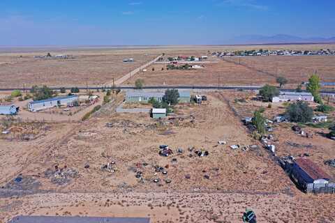 570a Meadowlake Road, Los Lunas, NM 87031