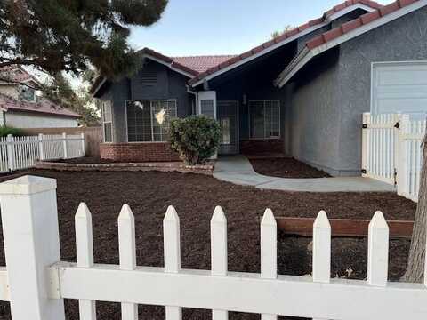 653 E Ave J 10, Lancaster, CA 93535