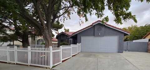 653 E Ave J 10, Lancaster, CA 93535