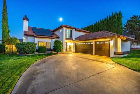 41712 Crispi Lane, Quartz Hill, CA 93536