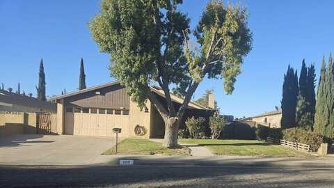 1109 E Nugent Street, Lancaster, CA 93535