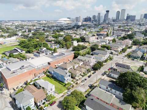 2245 BARONNE ST, New Orleans, LA 70113